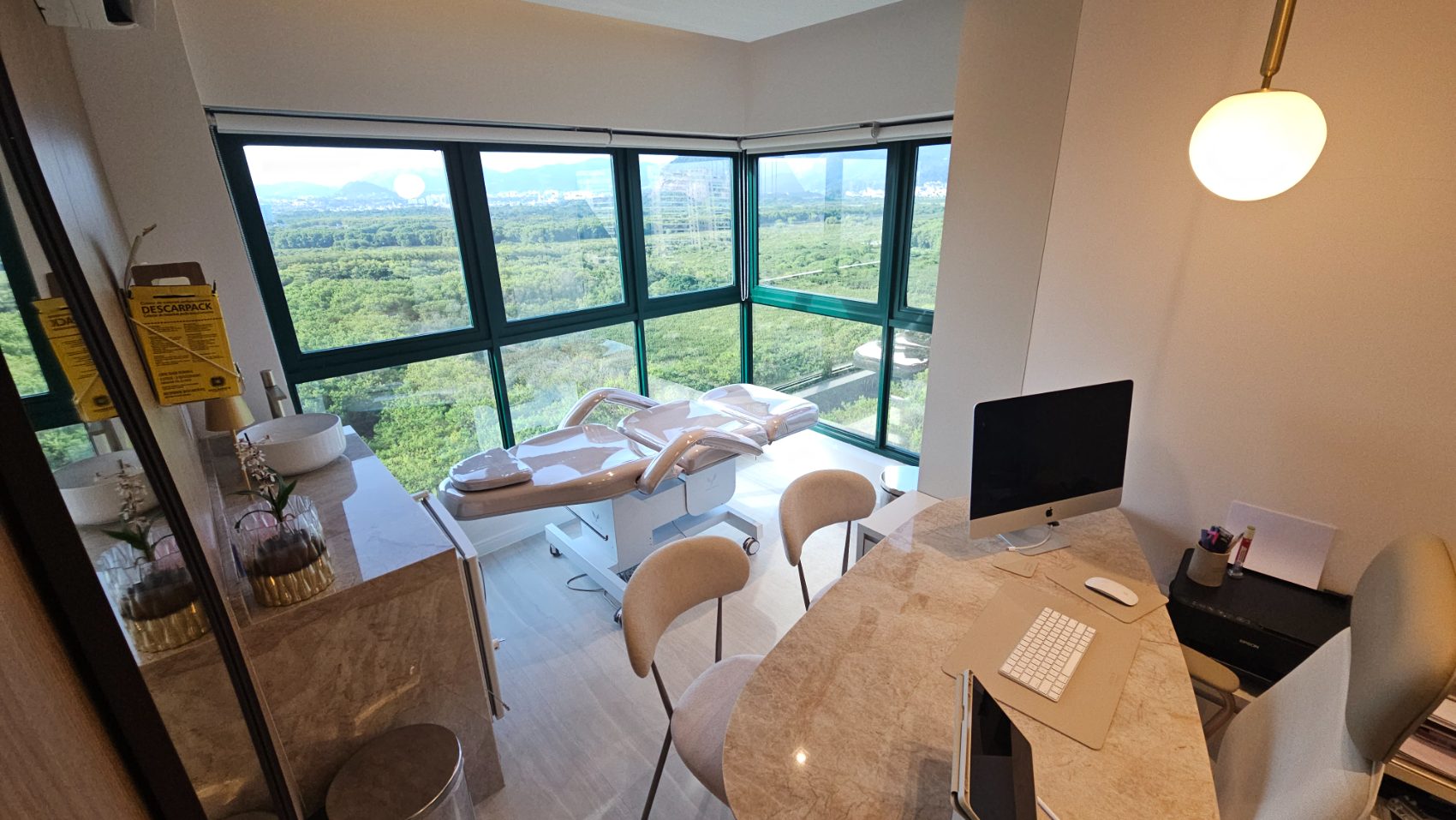 Sala de procedimentos com vista
